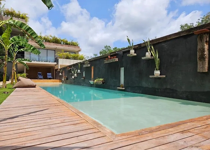 Ph Balcony With Jacuzzi, Gym & Pool
